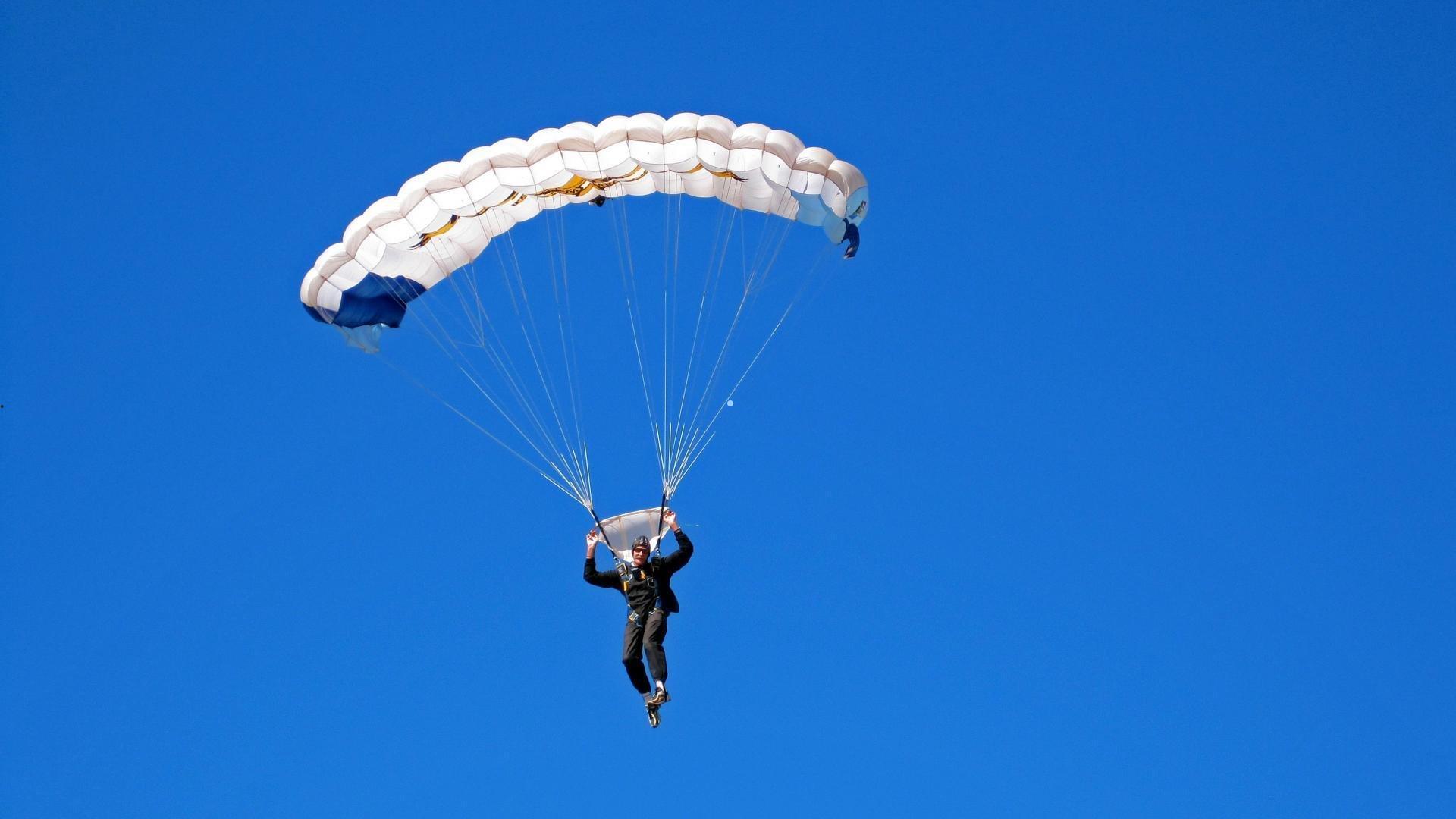 巴黎德比创造历史,两队主场仅隔44米,法甲上演最近距离对决